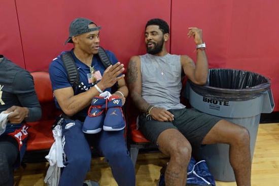 — @sport 来源：Barça Universal加维可能前往沙特阿拉伯，在看台和更衣室为队友们提供支持。