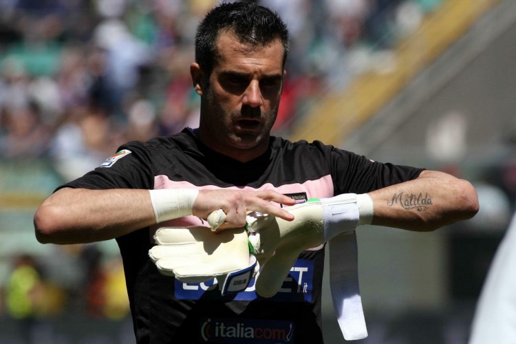 葡媒：本菲卡在考虑冬窗引进格雷罗，穆里尼奥很看好他