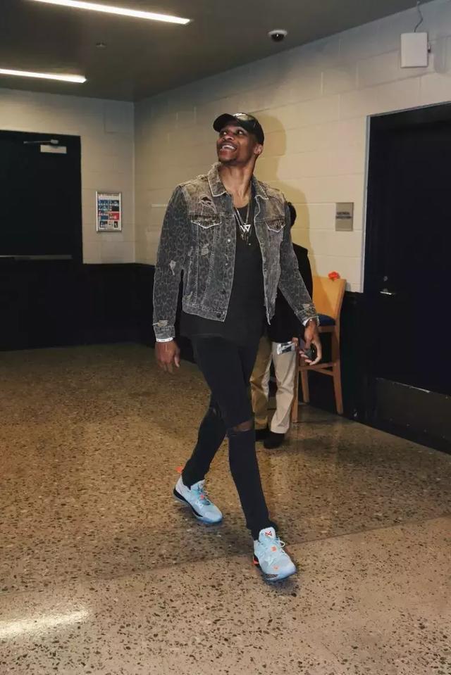 巴萨中前场衔接更加流畅